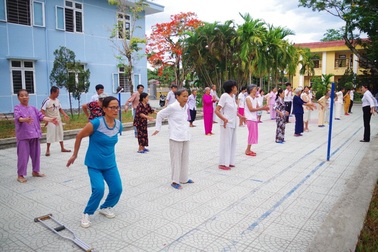 Chuyện người già và bài toán nhà dưỡng lão