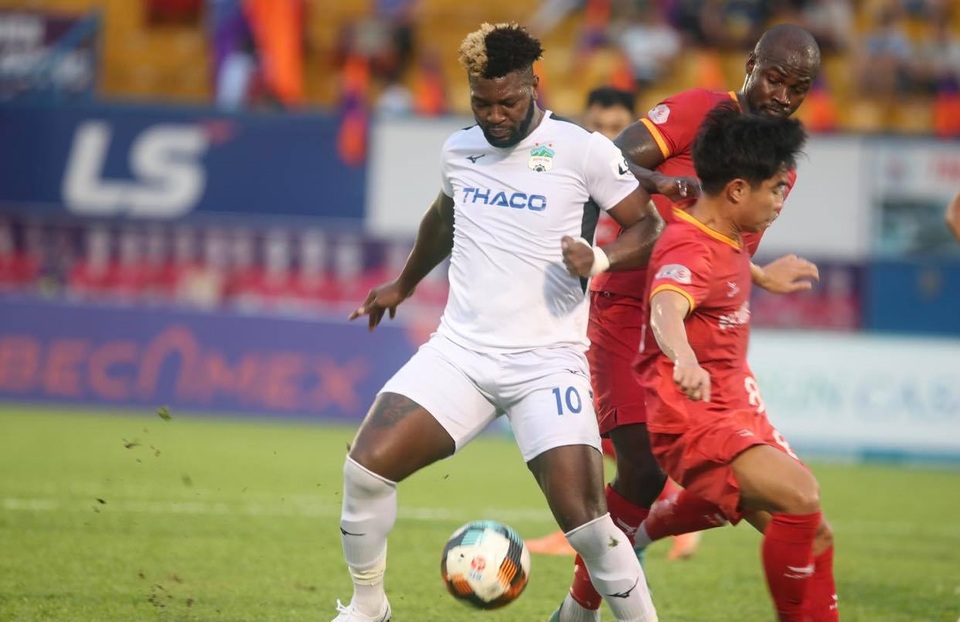 HLV HA Gia Lai “đứng hình” với trận thua thứ 6 liên tiếp ở V-League - 2 HLV HA Gia Lai “đứng hình” với trận thua thứ 6 liên tiếp ở V-League - 2