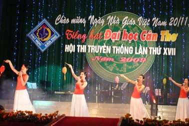 “Nổ tung” đêm thi Tiếng hát ĐH Cần Thơ 