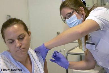 Triển vọng từ thử vắc xin Ebola trên người