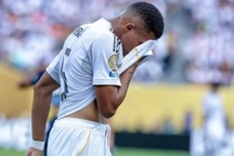 Kylian Mbappe gây sốt trên mạng sau trận thua thảm PSG