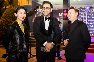 Dàn nghệ sĩ Việt cổ vũ nhiệt tình cho giải đấu Muay Thái