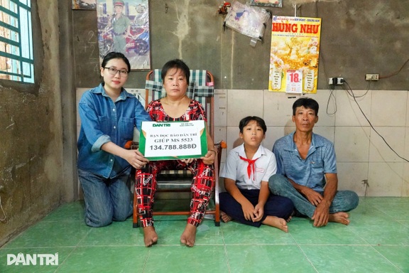 Chồng phụ hồ nuôi vợ "ruột để ngoài da" được giúp hơn 134 triệu đồng