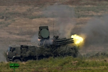 Ukraine liên tiếp phóng hỏa lực, tấn công dồn dập lãnh thổ Nga