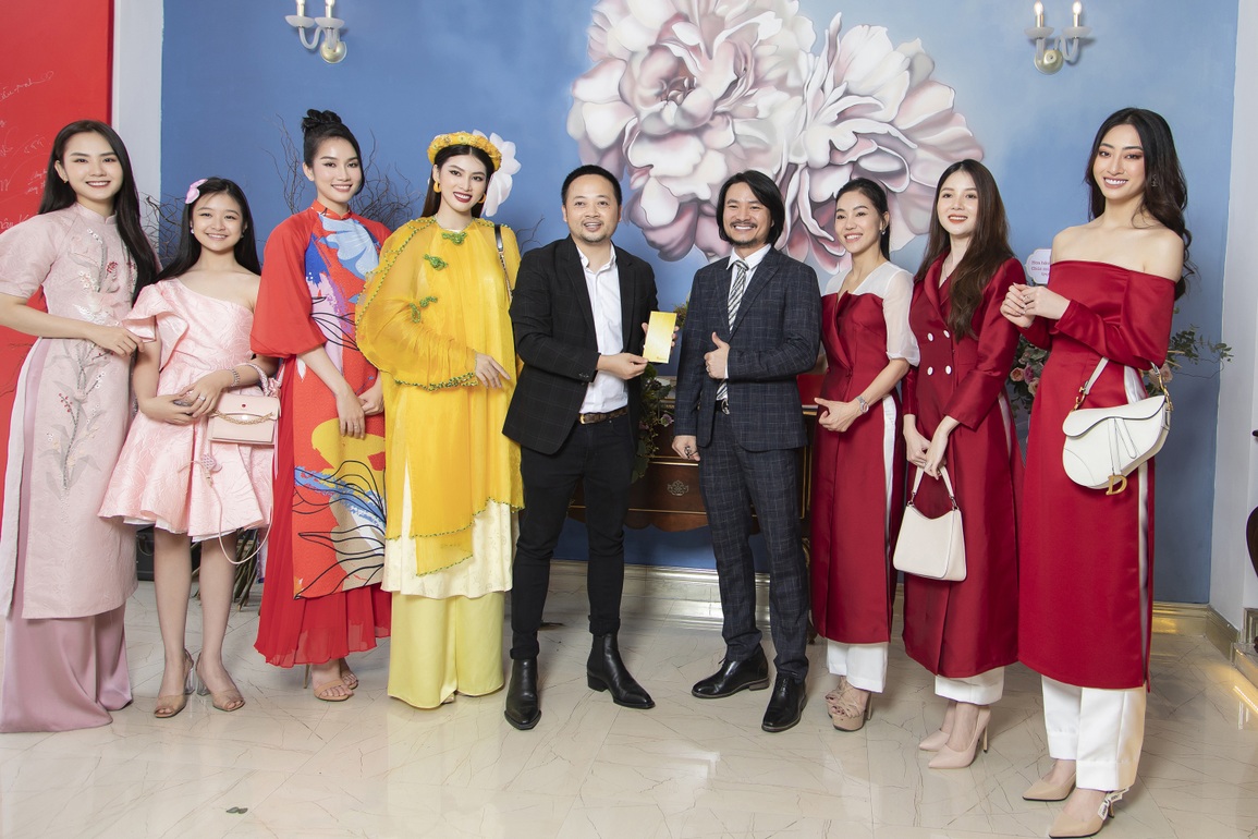 Đầu năm, các người đẹp hội ngộ mừng Á hậu Kim Duyên - 5 Đầu năm, các người đẹp hội ngộ mừng Á hậu Kim Duyên - 5
