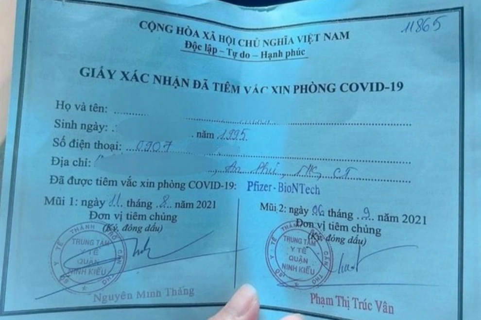 Vụ tiêm vaccine Pfizer nhờ ông anh: Kỷ luật cảnh cáo Phó Chủ tịch phường - 1 Vụ tiêm vaccine Pfizer nhờ ông anh: Kỷ luật cảnh cáo Phó Chủ tịch phường - 1