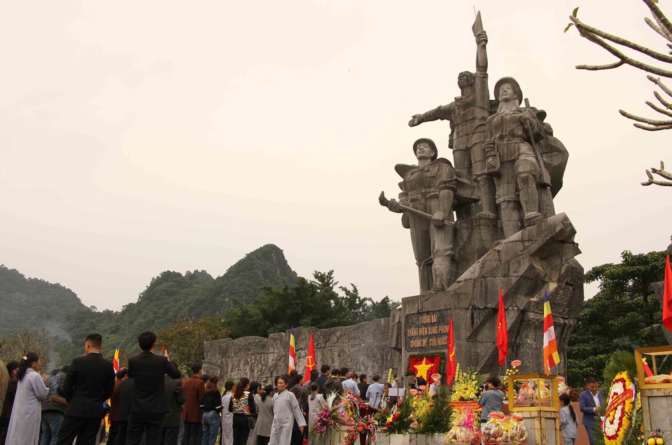 Cầu siêu tri ân các liệt sĩ hy sinh trên đường 20 Quyết Thắng - 1 Cầu siêu tri ân các liệt sĩ hy sinh trên đường 20 Quyết Thắng - 1