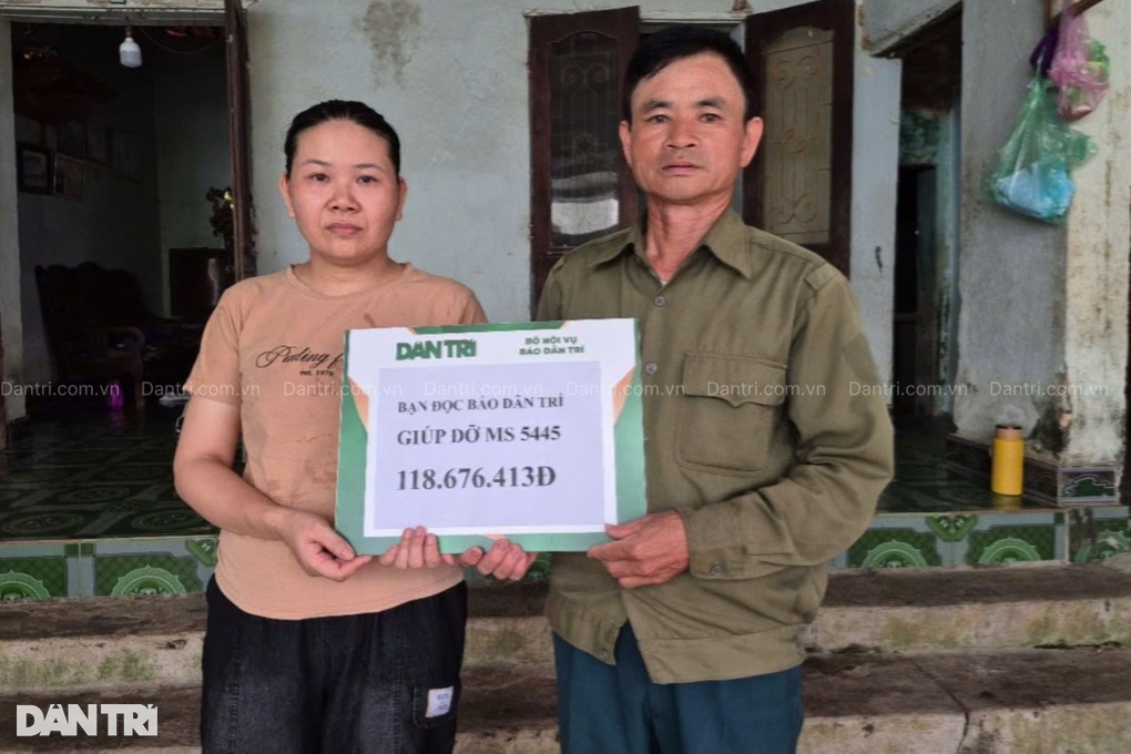 Hơn 223 triệu đồng đến với người mẹ nghèo có con bị ung thư máu - 1 Hơn 223 triệu đồng đến với người mẹ nghèo có con bị ung thư máu