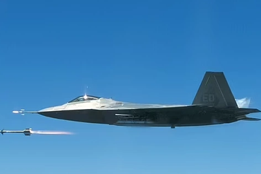 Tiêm kích Mỹ phóng tên lửa 400.000 USD bắn hạ khí cầu Trung Quốc