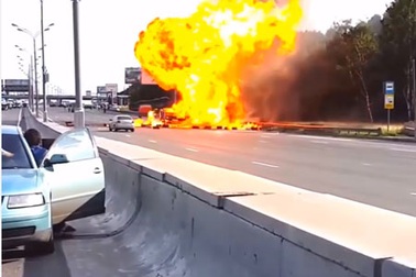 Xe chở bình gas, khí nén - Sai một ly đi một dặm