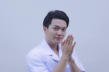 Các clip cover của các y, bác sĩ được đăng tải trên các kênh truyền thông