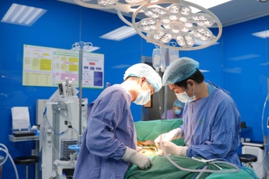 Đau đầu vào 9-10 giờ sáng, đi khám phát hiện khối u chèn ép não