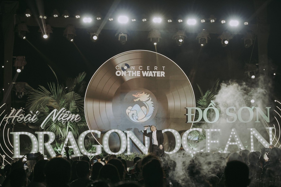 Tùng Dương phiêu cùng đêm nhạc Hoài niệm tại Dragon Beach Đồ Sơn - 4 Tùng Dương phiêu cùng đêm nhạc Hoài niệm tại Dragon Beach Đồ Sơn - 4