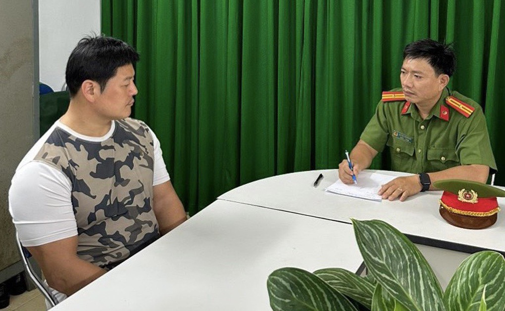 Chủ nhà hàng người Hàn Quốc điều hành động mại dâm ở TPHCM - 1 Chủ nhà hàng người Hàn Quốc điều hành động mại dâm ở TPHCM - 1