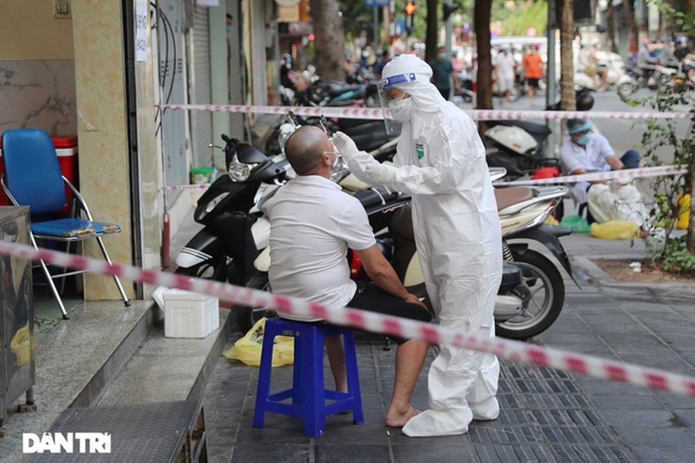Hà Nội: Ghi nhận thêm 36 ca dương tính SARS-CoV-2, có 8 ca tại khu cách ly - 1 Hà Nội: Ghi nhận thêm 36 ca dương tính SARS-CoV-2, có 8 ca tại khu cách ly - 1
