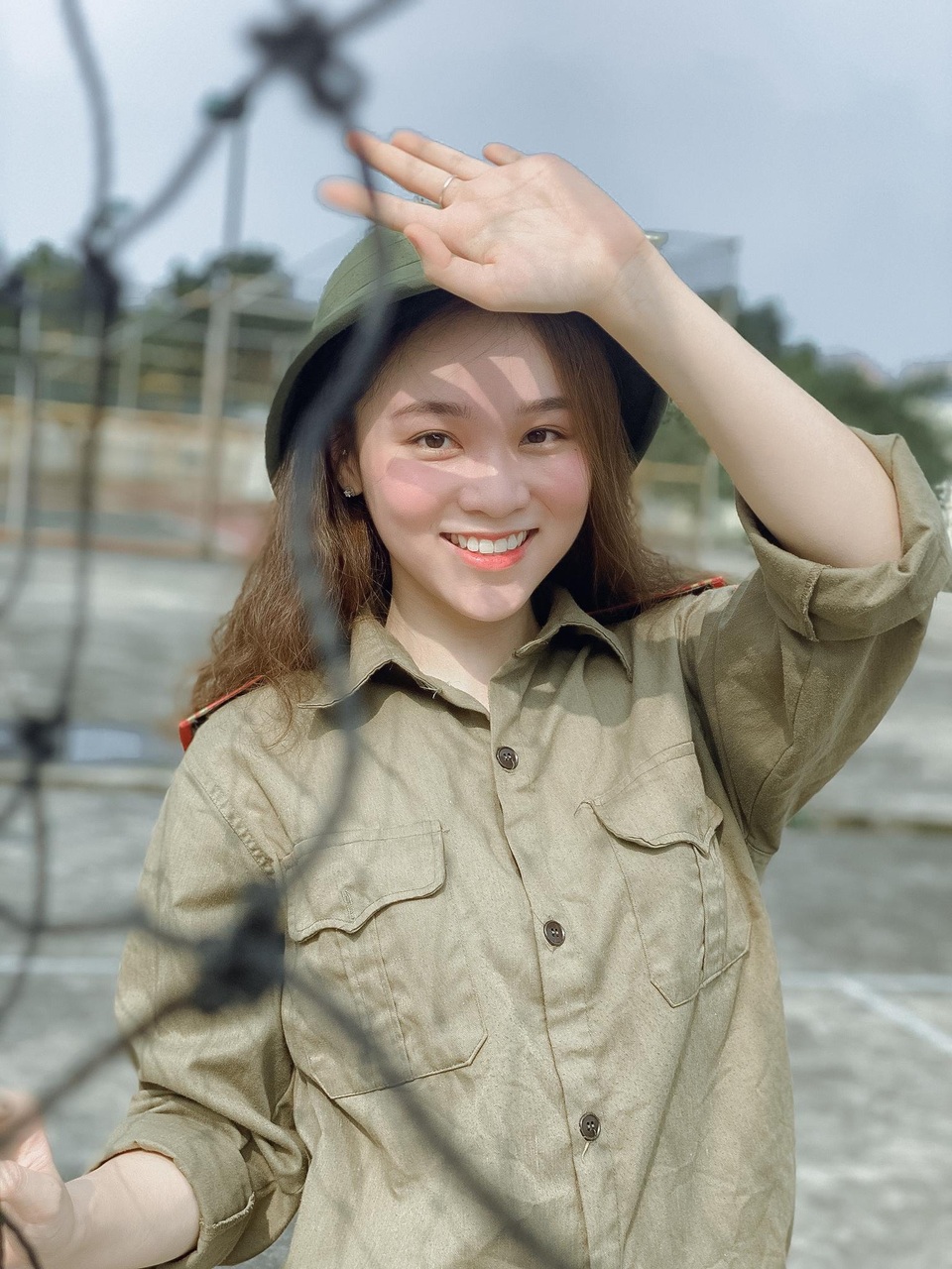 Hot girl ĐH Thủ Đô mặt mộc xinh đẹp bất chấp nắng hè và tập luyện mệt mỏi - 2 Hot girl ĐH Thủ Đô mặt mộc xinh đẹp bất chấp nắng hè và tập luyện mệt mỏi - 2