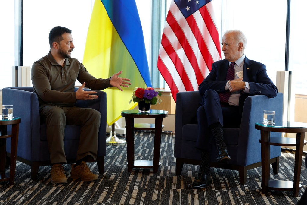 Tổng thống Zelensky lên tiếng về thông tin thành trì Bakhmut thất thủ - 1 Tổng thống Zelensky lên tiếng về thông tin thành trì Bakhmut thất thủ - 1