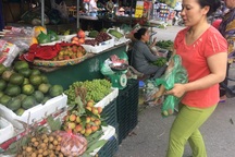 Vải đầu mùa gần 100.000 đồng/kg, đắt gấp 7 lần giá nhập