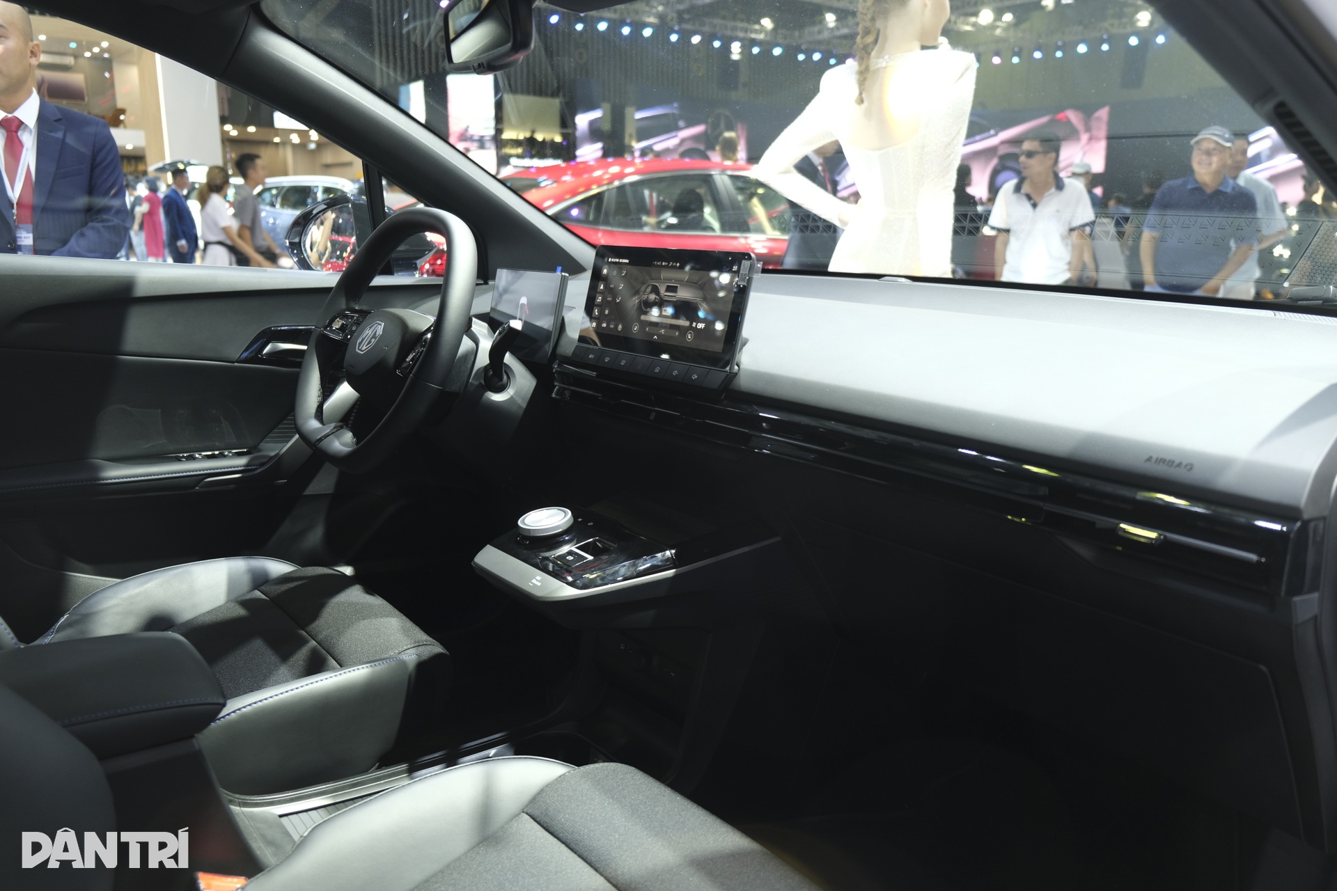Điểm danh 7 mẫu xe điện tấp nập người xem tại Việt Nam Motor Show 2022 - 15 Điểm danh 7 mẫu xe điện tấp nập người xem tại Việt Nam Motor Show 2022 - 15