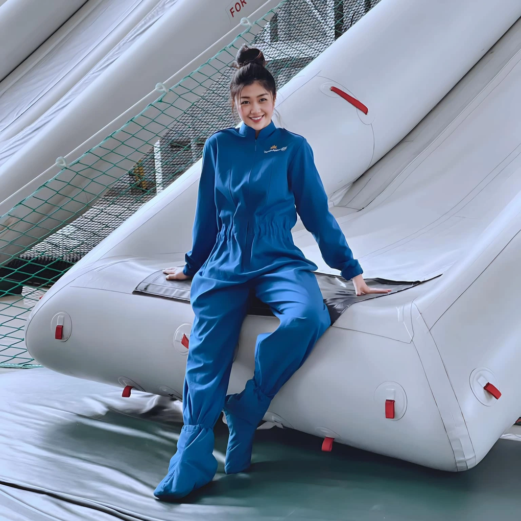 Cuộc sống sang chảnh của nữ tiếp viên trưởng từng gây sốt trên mạng - 3