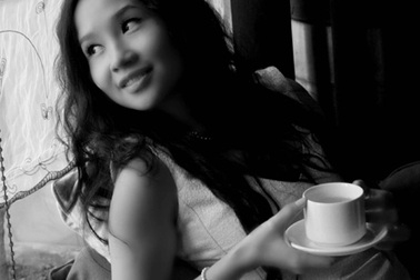 Mai Khôi: “Tiếc chi những nụ hôn, những vòng tay ôm...”