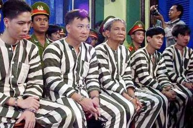 Giang hồ “bi hài ký” hỗn danh, tình, tiền...