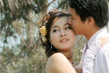 “Vàng Anh” Minh Hương lên xe hoa