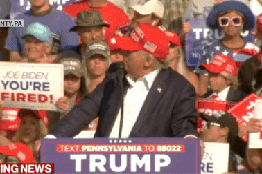 Tay súng bắn tỉa trèo lên mái nhà tấn công ông Trump