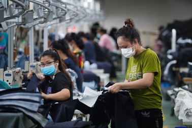 Làm thêm dịp Tết, người lao động được trả lương bao nhiêu?