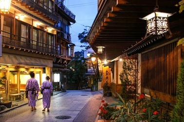 9 nhà tắm onsen nổi tiếng chữa nhiều bệnh ở thị trấn 1.300 năm