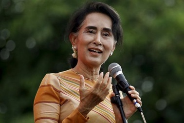 Bà Suu Kyi từ bỏ hai chức vụ trong nội các Myanmar