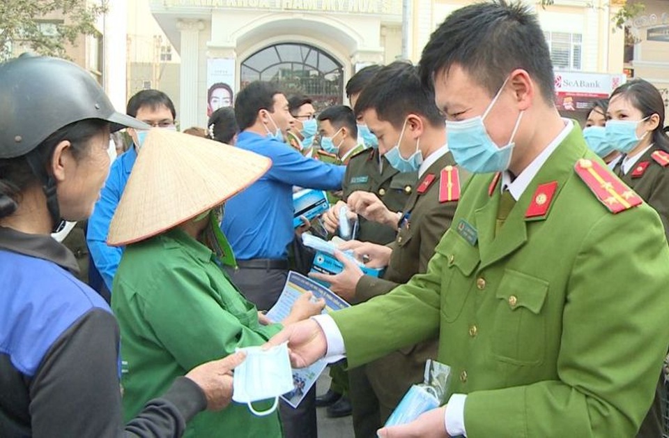 Kêu gọi “không nhập, không bán khẩu trang trên Facebook: Xác minh, xử lý nghiêm - 4 Kêu gọi “không nhập, không bán khẩu trang trên Facebook: Xác minh, xử lý nghiêm - 4