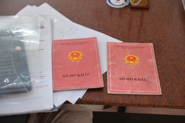 Hà Nội rà soát các quy định liên quan việc xuất trình, nộp sổ hộ khẩu giấy