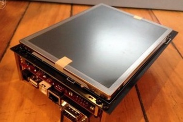 Nguyên mẫu đầu tiên của iPhone có kích cỡ tương đương… iPad mini