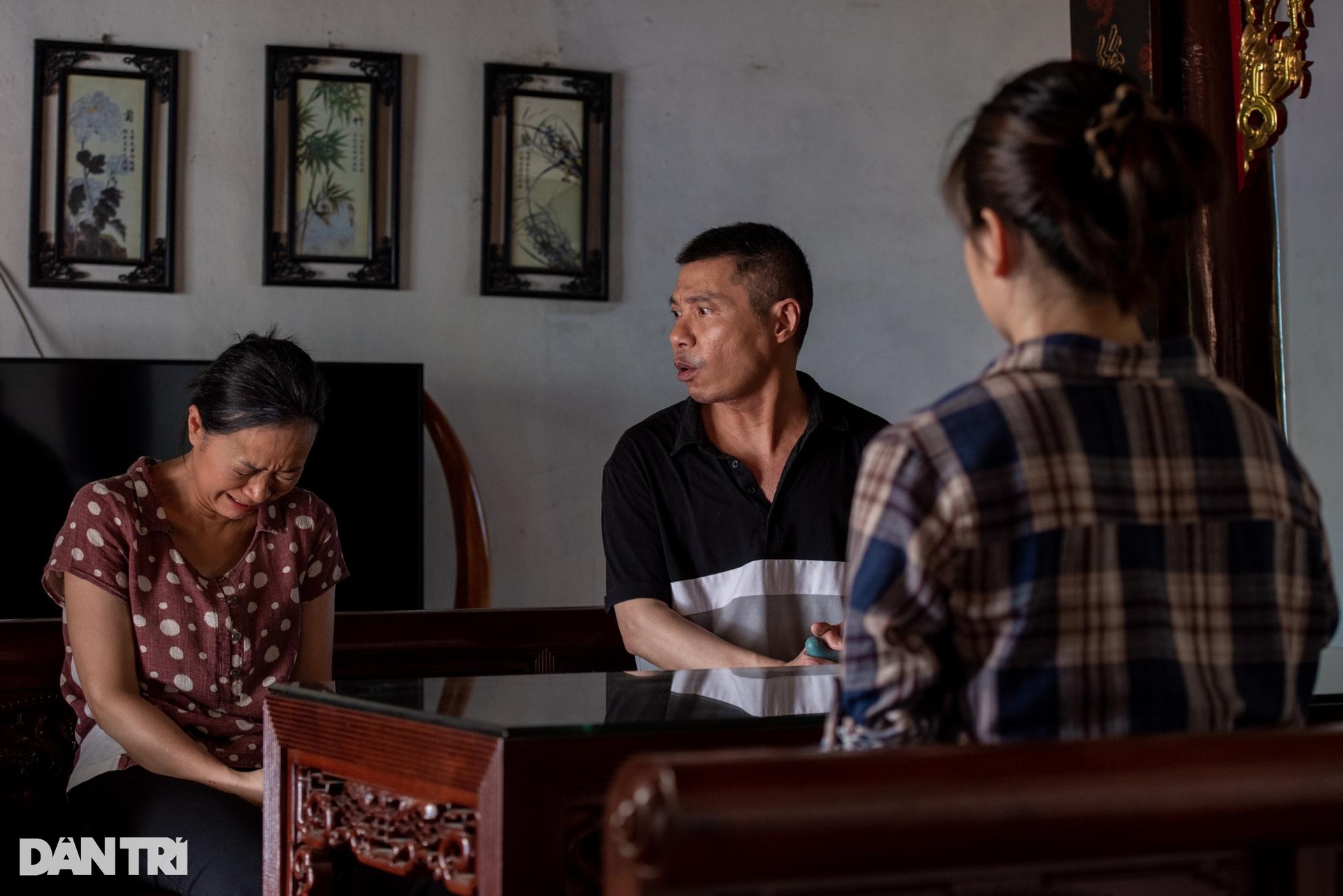 NSND Công Lý ăn cơm hộp, xúc động đọc kịch bản vào vai bố vợ khó tính - 8 NSND Công Lý ăn cơm hộp, xúc động đọc kịch bản vào vai bố vợ khó tính - 8
