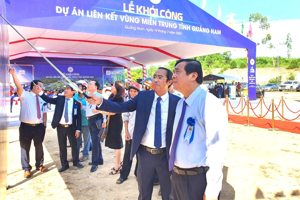 Quảng Nam xây dựng tuyến đường kết nối từ biển đến biên giới - 1 Quảng Nam xây dựng tuyến đường kết nối từ biển đến biên giới - 1