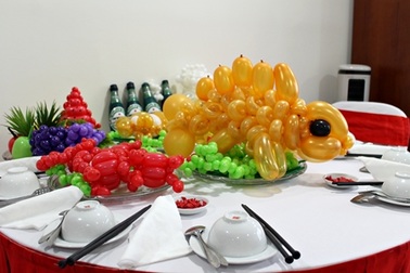 Lạ mắt với bữa tiệc hải sản bằng… bóng bay