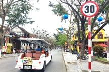 Bát nháo xe điện ở Hội An: Thành phố mong như cũ, sở yêu cầu chấn chỉnh