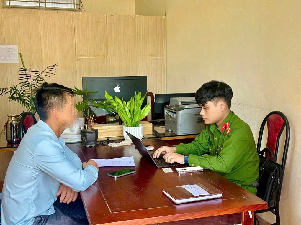 Bị phạt 7,5 triệu đồng vì bình luận xúc phạm công an trên Facebook - 1 Bị phạt 7,5 triệu đồng vì bình luận xúc phạm công an trên Facebook - 1