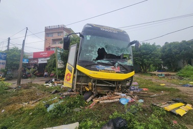 Xe khách giường nằm: Cấm hay không?