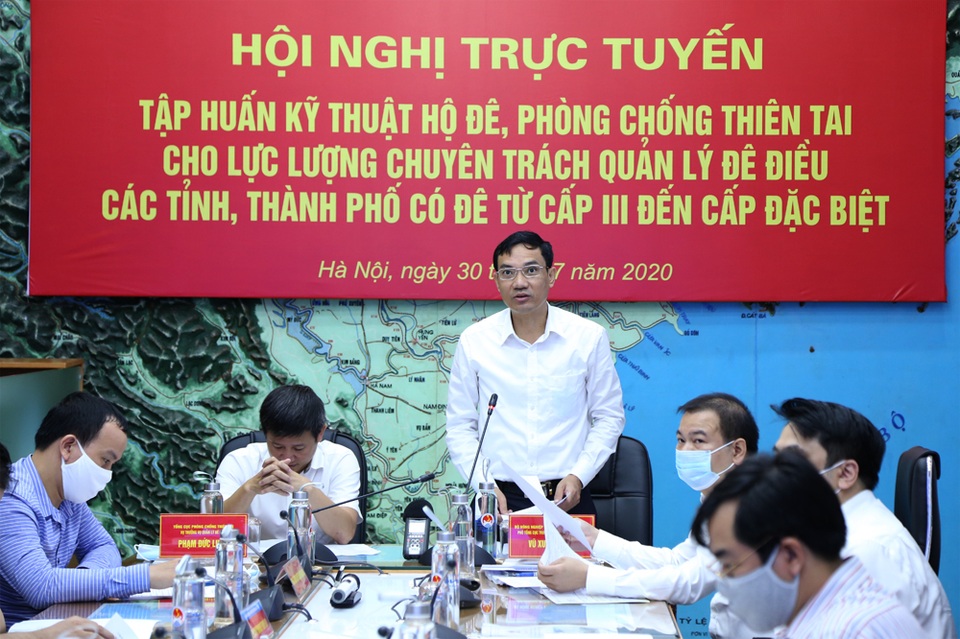 Sẽ có 8 - 10 cơn bão dồn dập vào cuối năm nay - 2 Sẽ có 8 - 10 cơn bão dồn dập vào cuối năm nay - 2