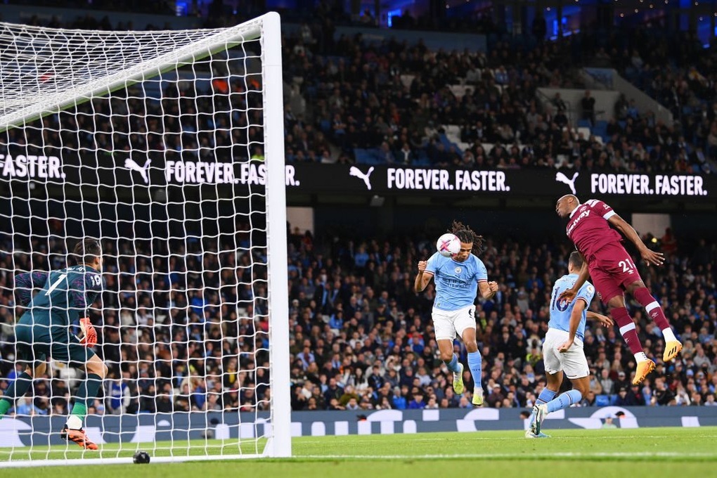 Haaland lập kỷ lục vô tiền khoáng hậu, Man City giành ngôi đầu bảng - 1 Haaland lập kỷ lục vô tiền khoáng hậu, Man City giành ngôi đầu bảng - 1