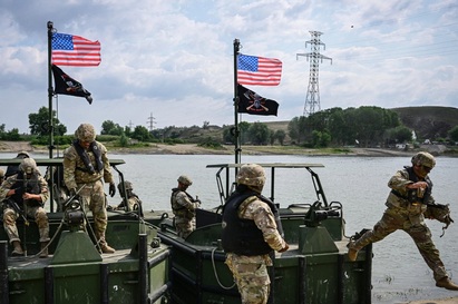 Lý do Mỹ quyết định rút bớt quân khỏi sườn Đông NATO