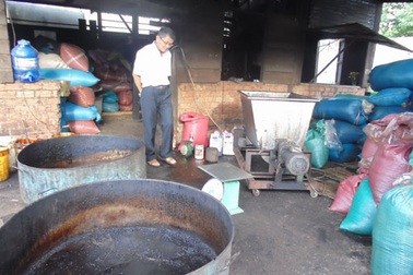 Cà phê = bột đậu, bắp + hóa chất