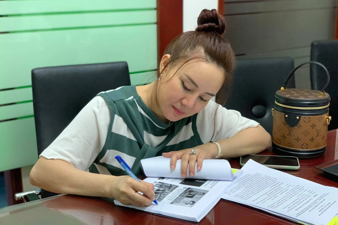 Diễn biến mới vụ ca sĩ Vy Oanh kiện bà Nguyễn Phương Hằng - 1 Diễn biến mới vụ ca sĩ Vy Oanh kiện bà Nguyễn Phương Hằng - 1