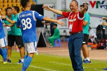 Than Quảng Ninh tháo gỡ khó khăn, mời HLV Phan Thanh Hùng ở lại