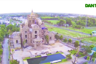 "Lâu đài" nguy nga xây dựng không phép trên đất nông nghiệp