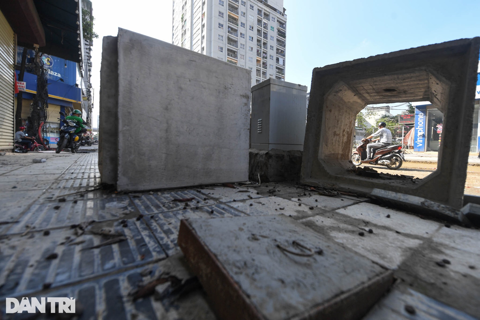 Hiện trạng con đường đau khổ Vũ Trọng Phụng trước ngày thông xe 1 tháng - 12 Hiện trạng con đường đau khổ Vũ Trọng Phụng trước ngày thông xe 1 tháng - 12