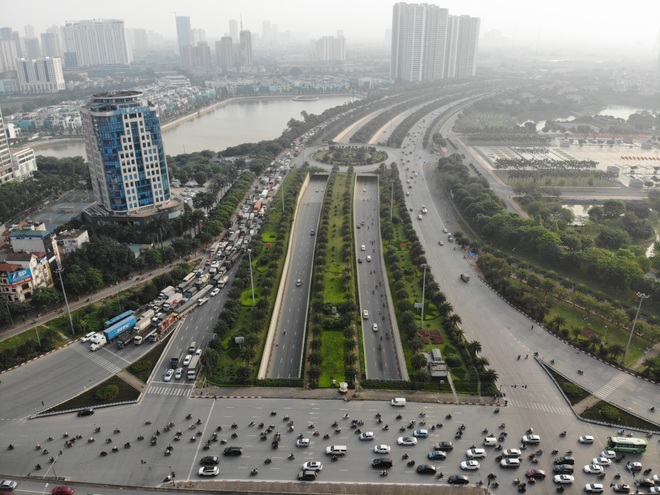 Người dân từ thành phố đổ về quê, cửa ngõ thủ đô ùn tắc - 6 Người dân từ thành phố đổ về quê, cửa ngõ thủ đô ùn tắc - 6