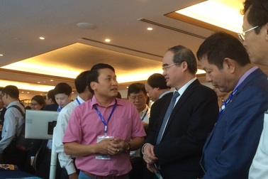 Bí thư TPHCM: Không thể quản lý thành phố lớn bằng kinh nghiệm